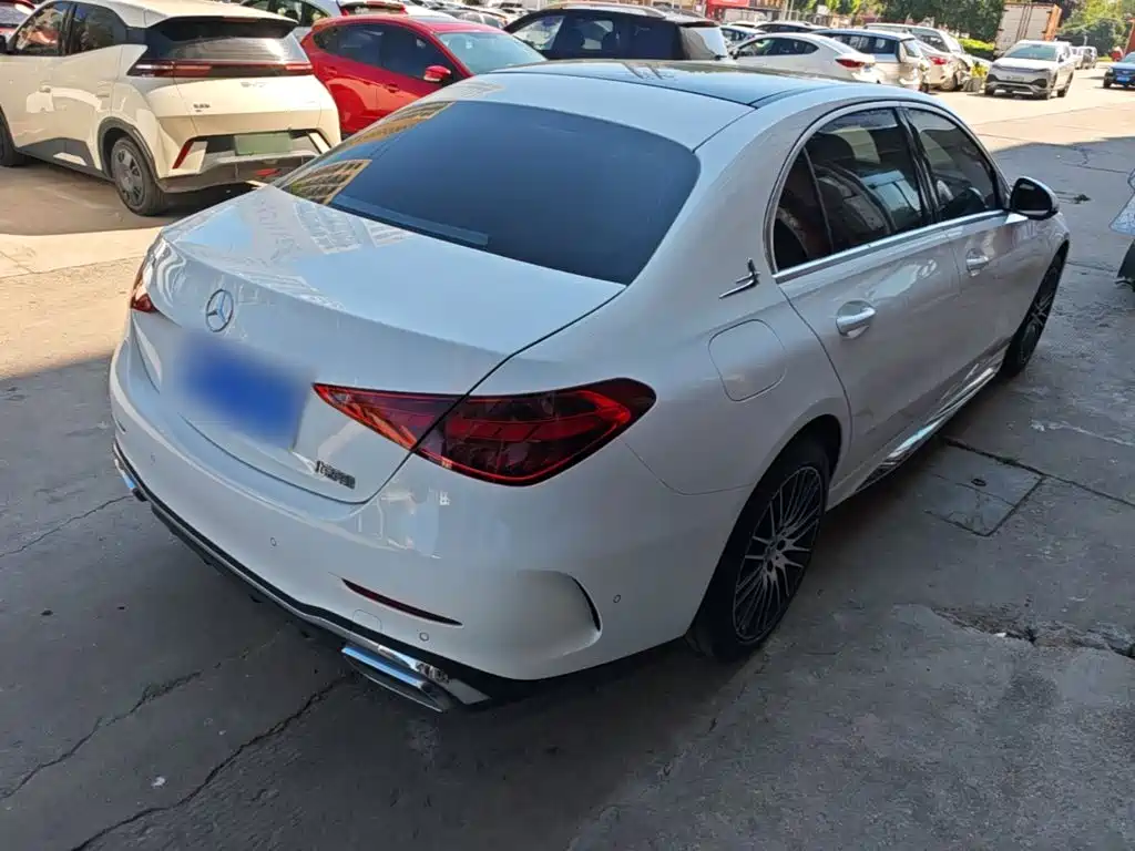 Mercedes-Benz C-Class — миниатюра 7