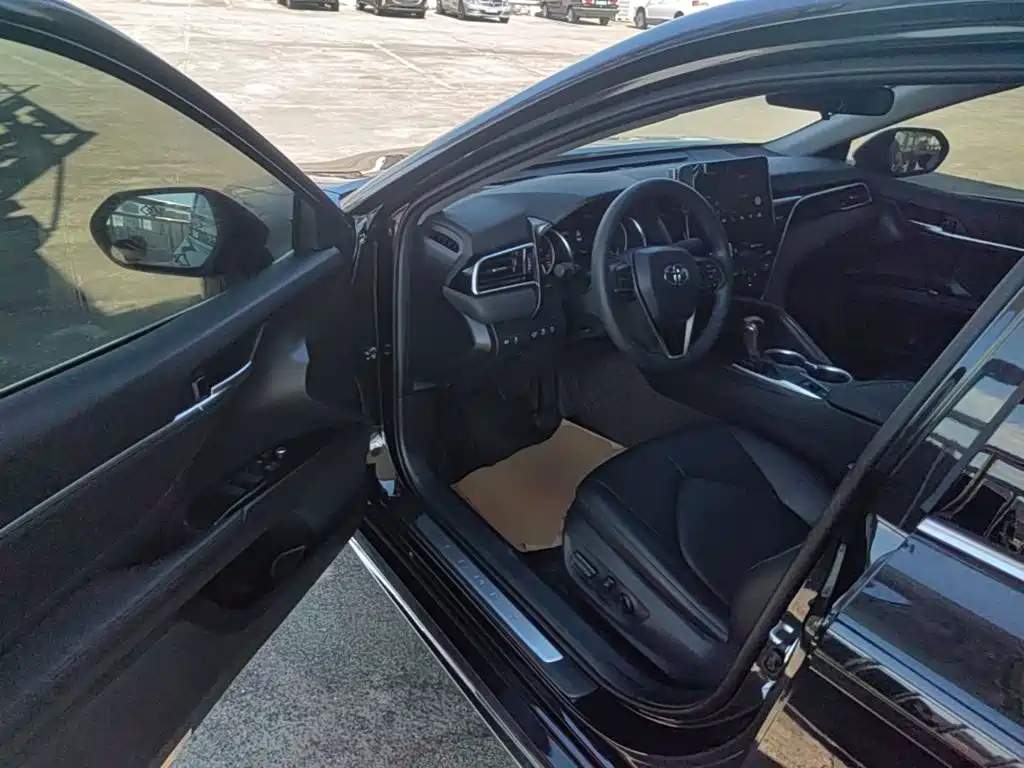 Toyota Camry — миниатюра 16