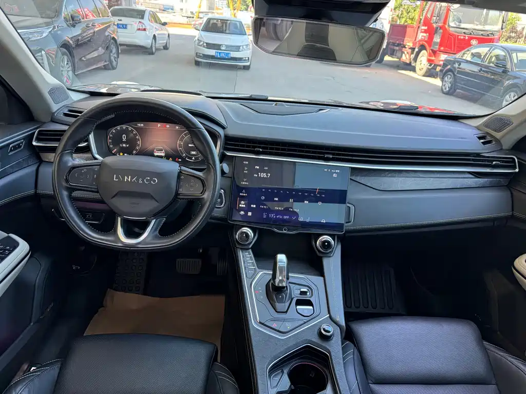 Lynk & Co 05 — миниатюра 17