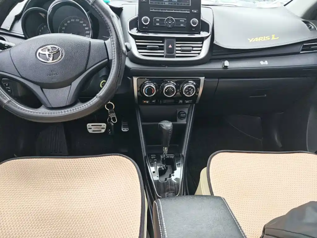Toyota Yaris L — миниатюра 14