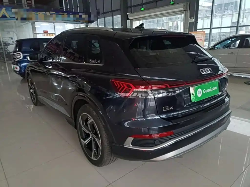 Audi Q4 e-tron — миниатюра 5