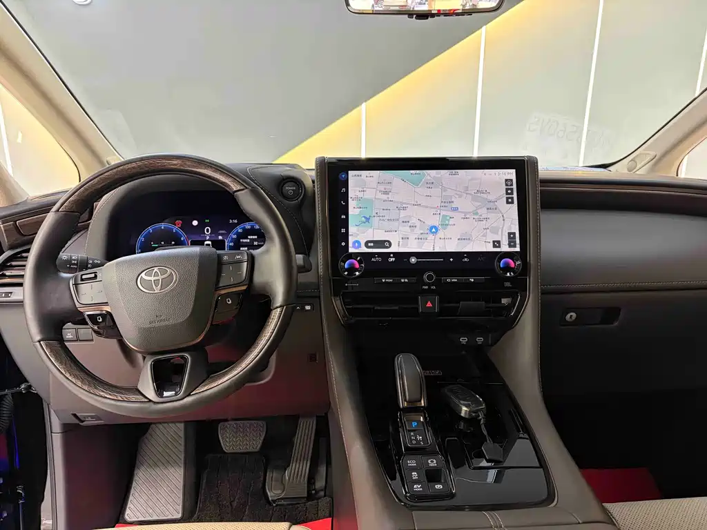 Toyota Alphard — миниатюра 14