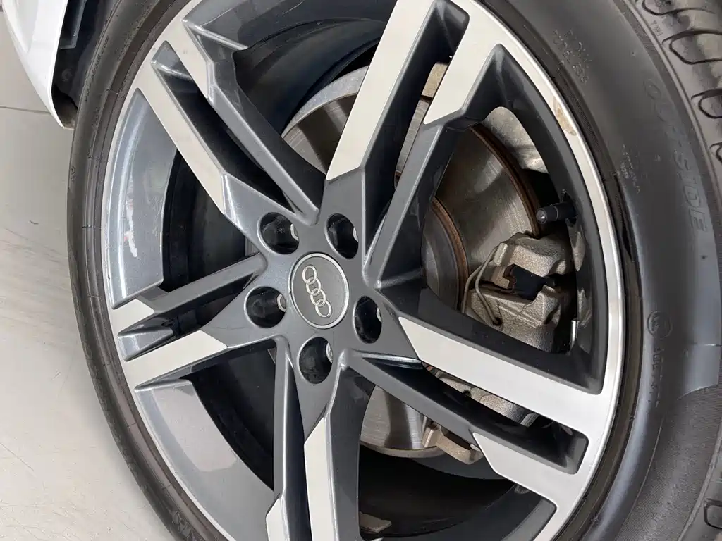 Audi A4L — миниатюра 12
