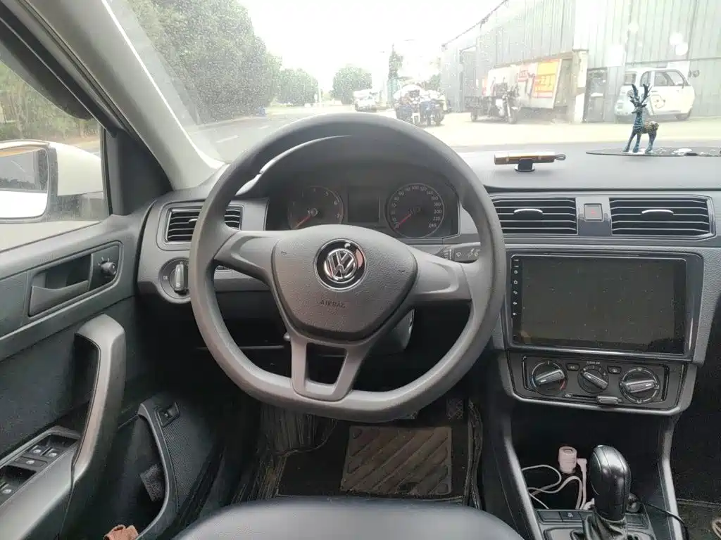 Volkswagen Santana — миниатюра 7
