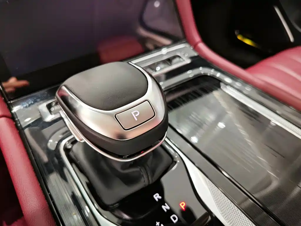 Hongqi Hongqi H5 — миниатюра 12