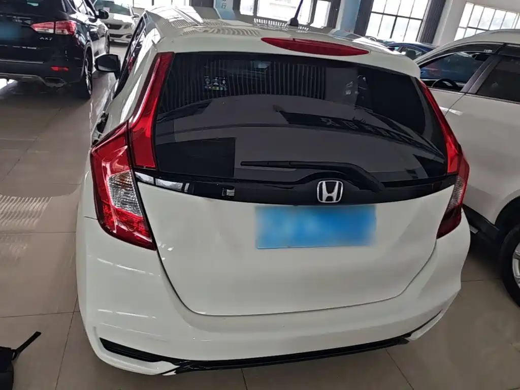 Honda Fit — миниатюра 6