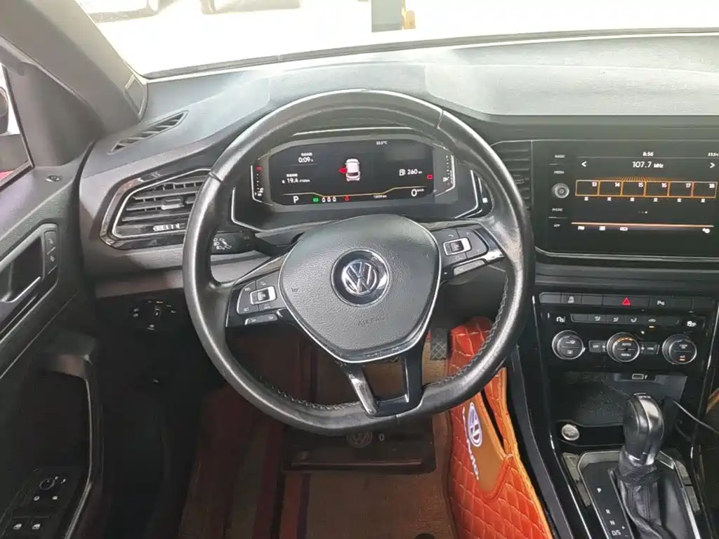 Volkswagen T-Roc — миниатюра 11