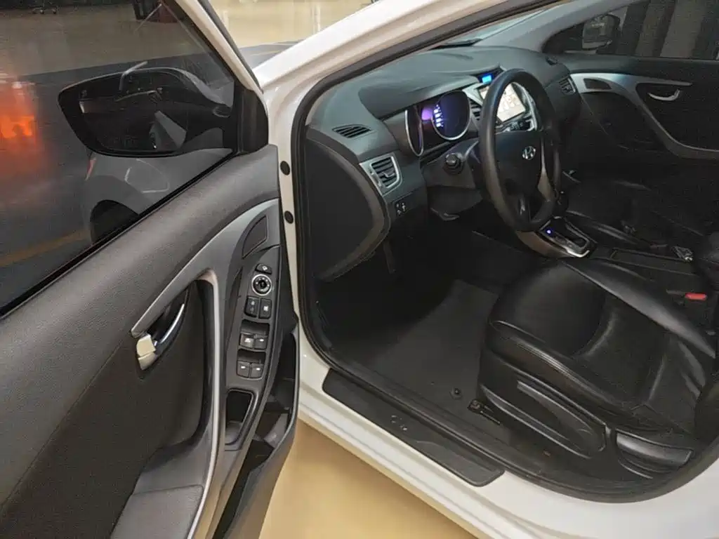 Hyundai Elantra Langdong — миниатюра 16