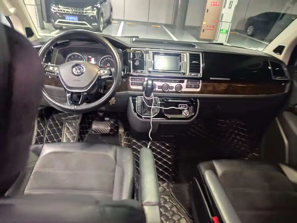 Volkswagen Multivan — миниатюра 5