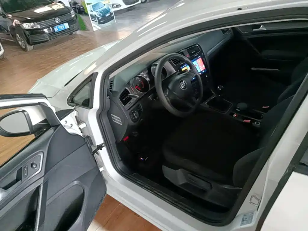 Volkswagen Golf — миниатюра 16