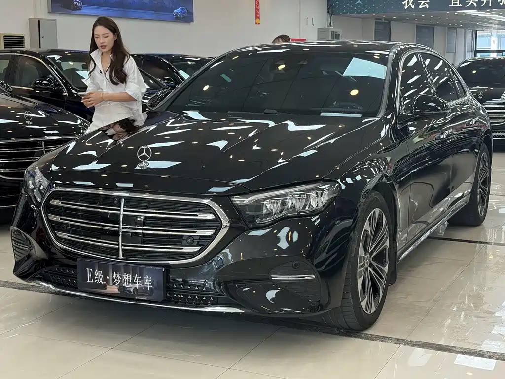 Mercedes-Benz E-Class — миниатюра 2