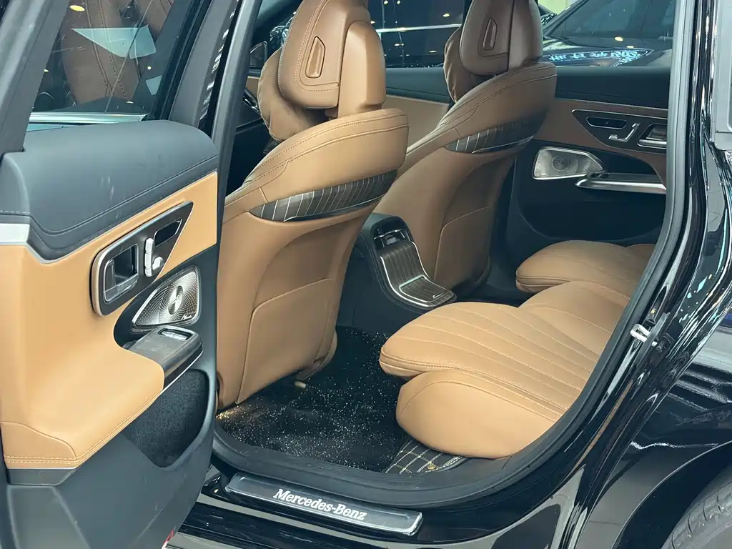 Mercedes-Benz E-Class — миниатюра 7