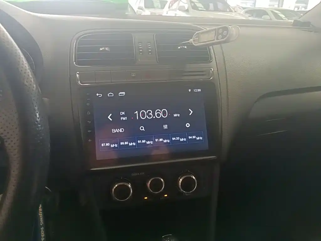 Volkswagen Polo — миниатюра 13