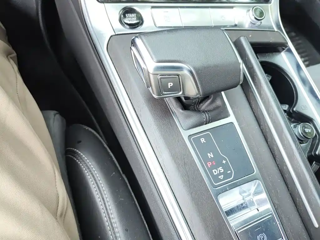 Audi A6L — миниатюра 10