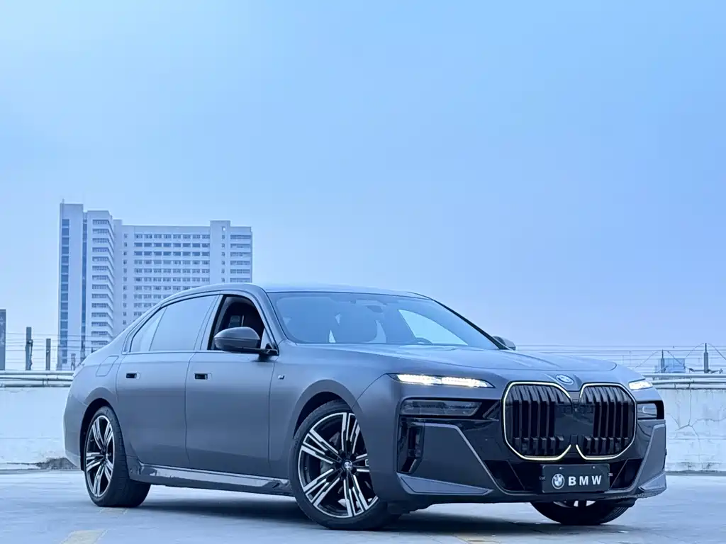 BMW 7 Series — миниатюра 3