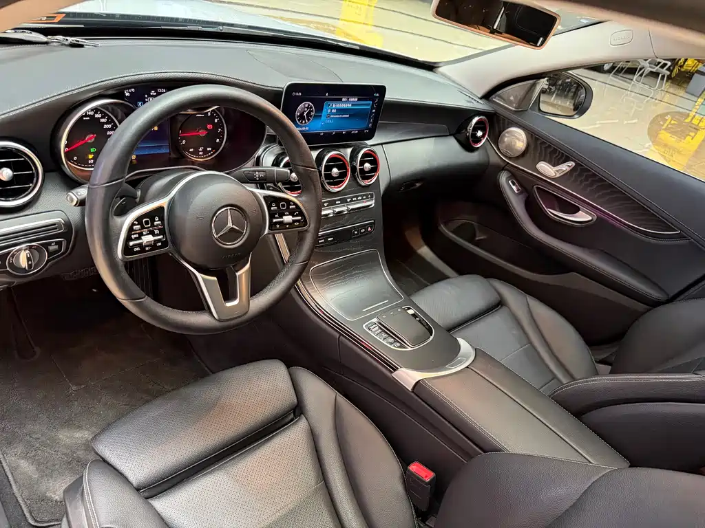 Mercedes-Benz C-Class — миниатюра 7