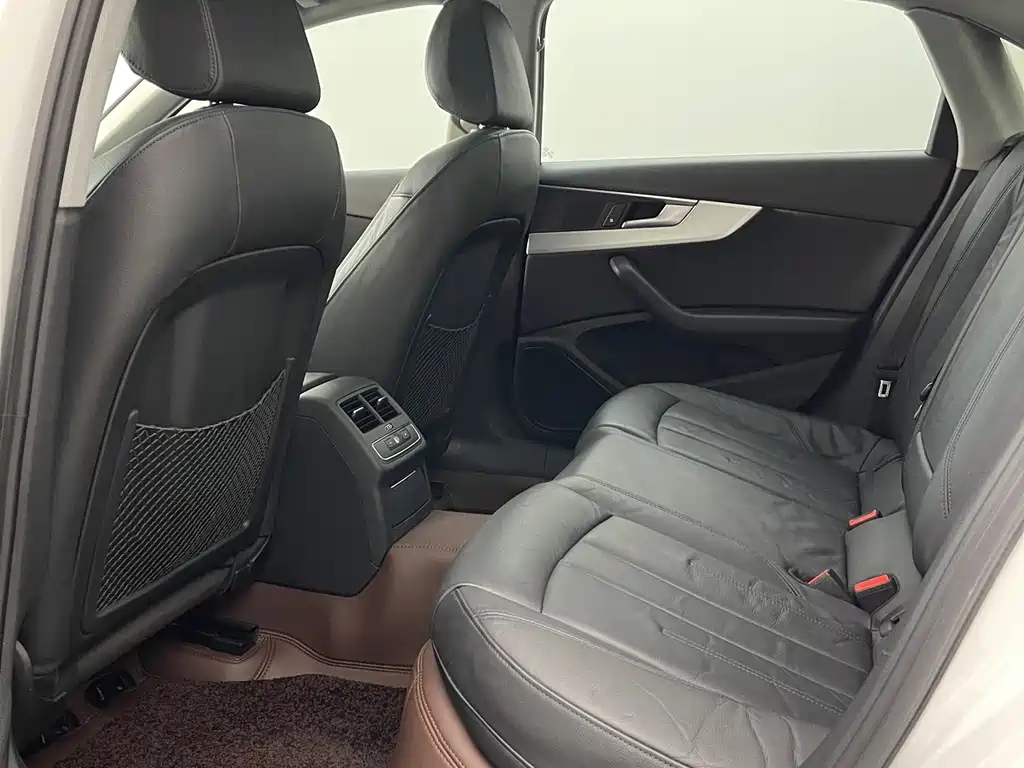 Audi A4L — миниатюра 23