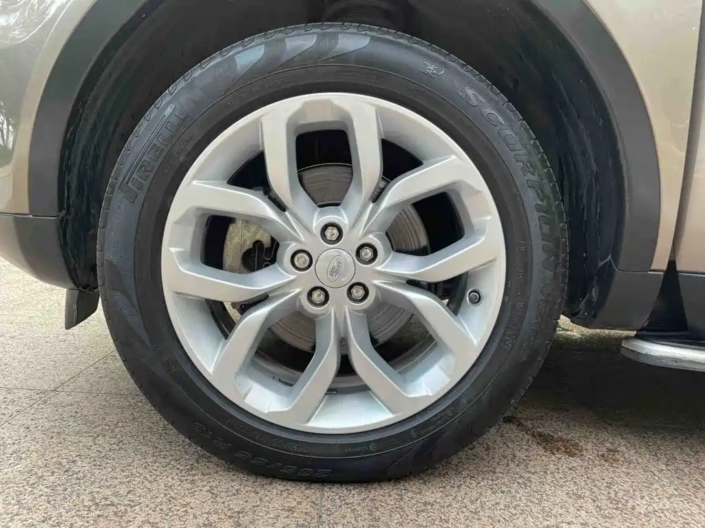 Land Rover Discovery Sport — миниатюра 24
