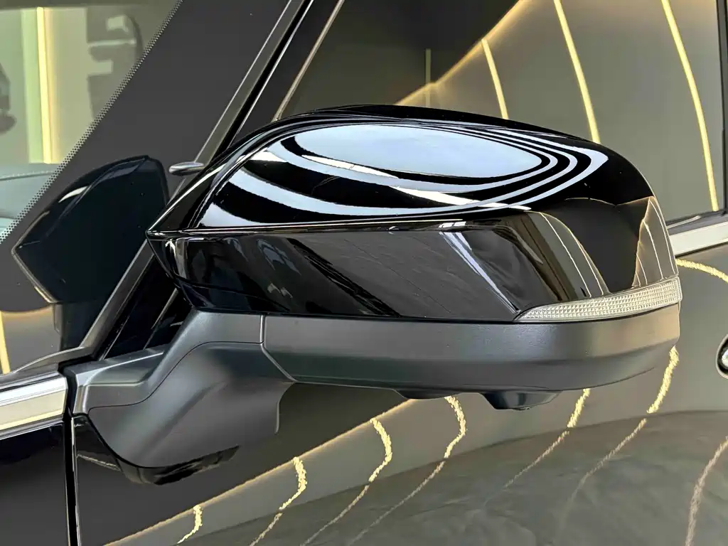 Toyota Alphard — миниатюра 7