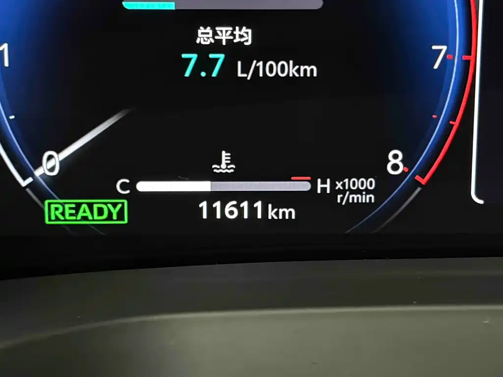 Toyota Alphard — миниатюра 28