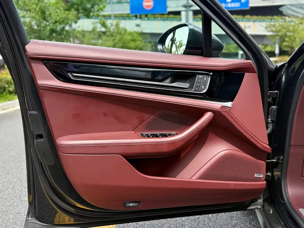 Porsche Panamera — миниатюра 24