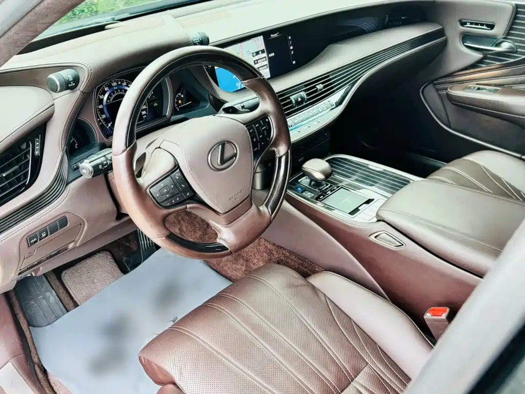 Lexus LS — миниатюра 16