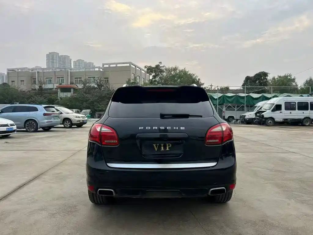 Porsche Cayenne — миниатюра 8