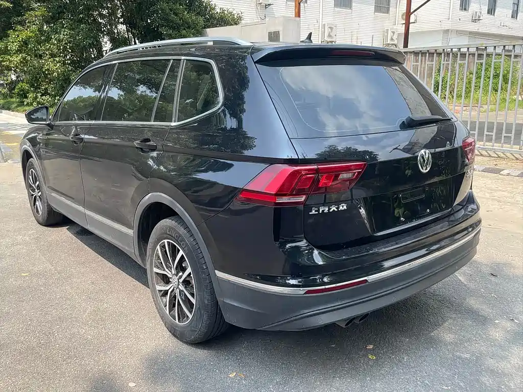 Volkswagen Tiguan L — миниатюра 6
