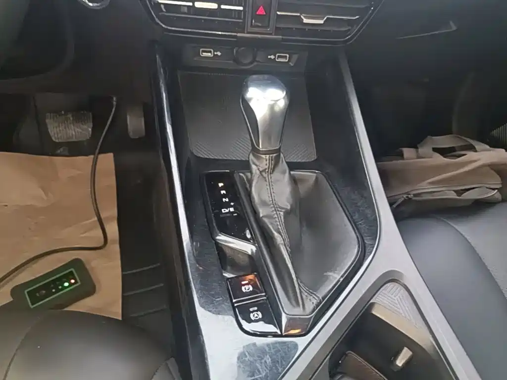Roewe i5 — миниатюра 14