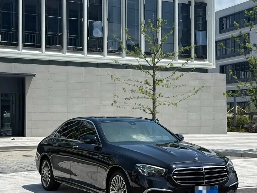 Mercedes-Benz E-Class — миниатюра 3