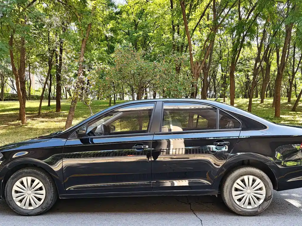 Volkswagen Santana — миниатюра 7