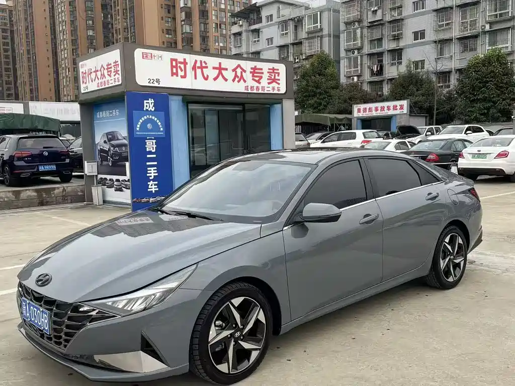 HYUNDAI ELANTRA