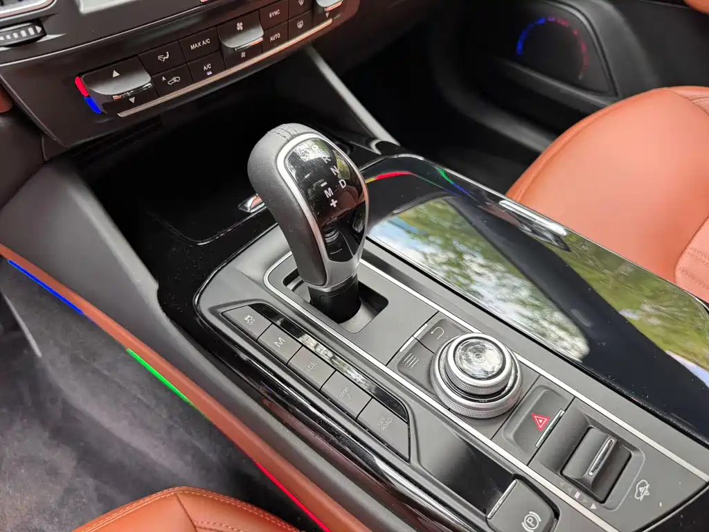 Maserati Levante — миниатюра 7