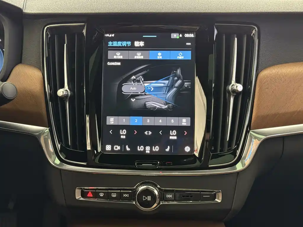 Volvo S90 — миниатюра 13