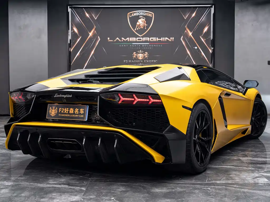 Lamborghini Aventador — миниатюра 11