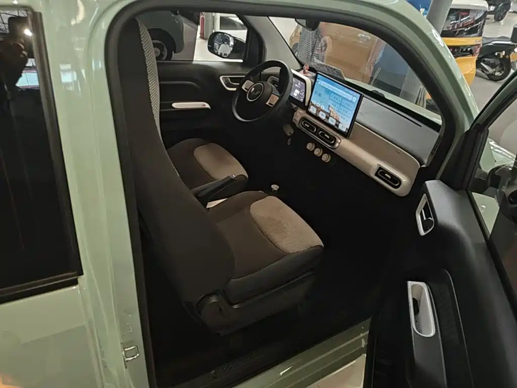 Wuling MINIEV — миниатюра 25