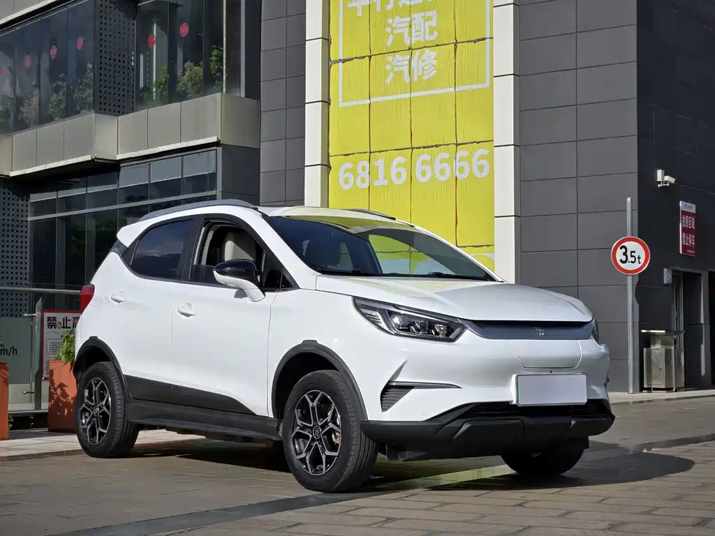 BYD Yuan Pro — миниатюра 2