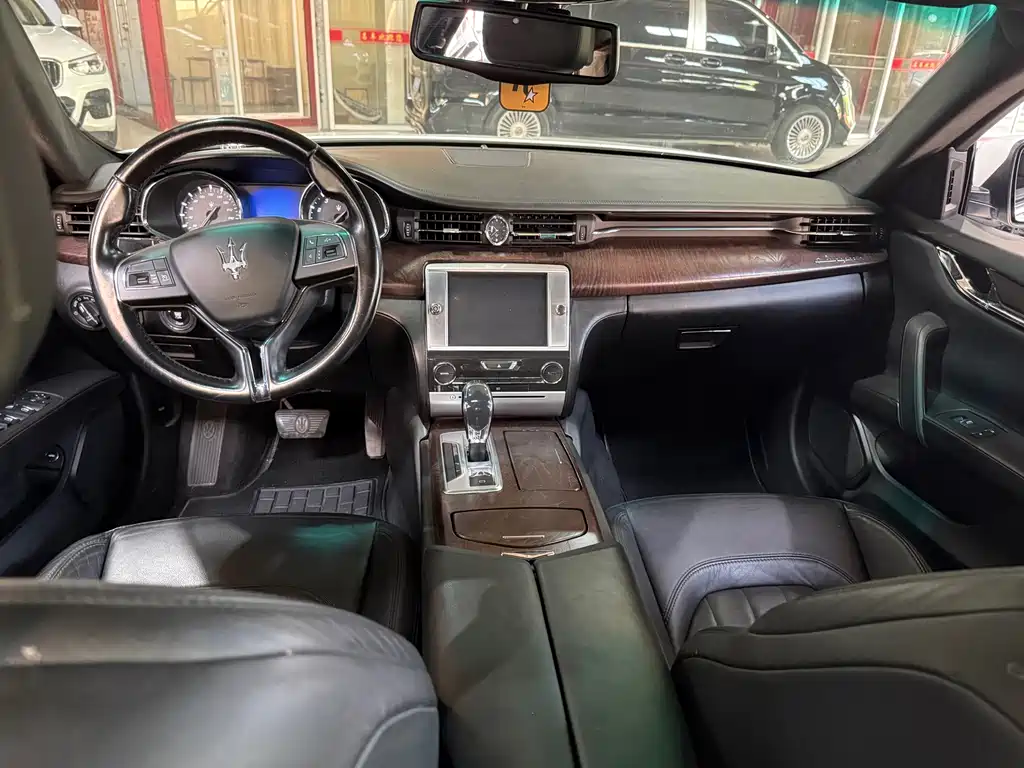 Maserati Quattroporte — миниатюра 5