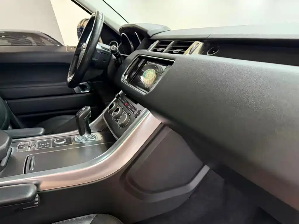 Land Rover Sport — миниатюра 10