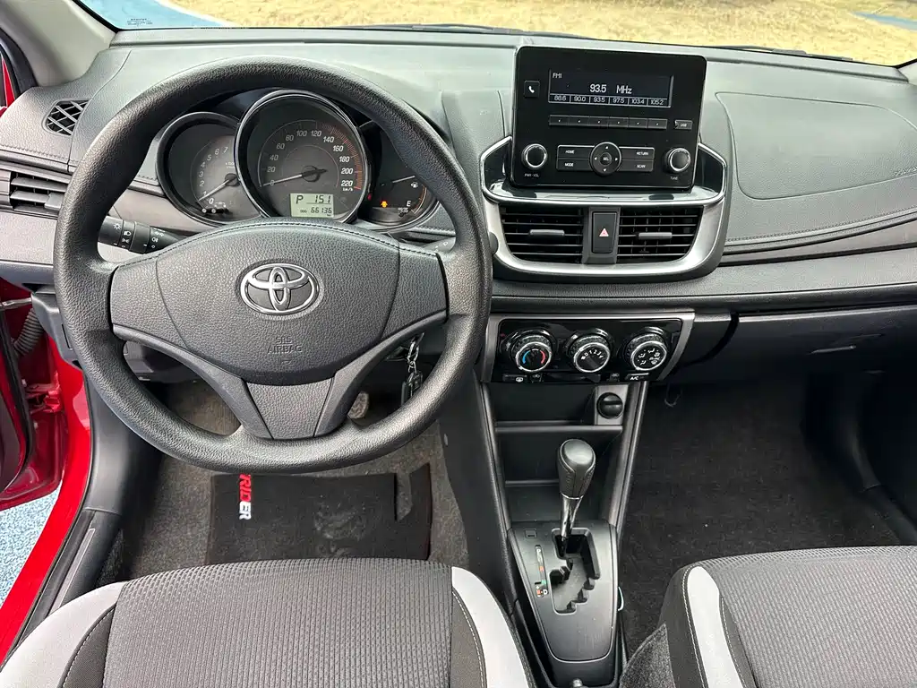 Toyota Yaris L — миниатюра 6