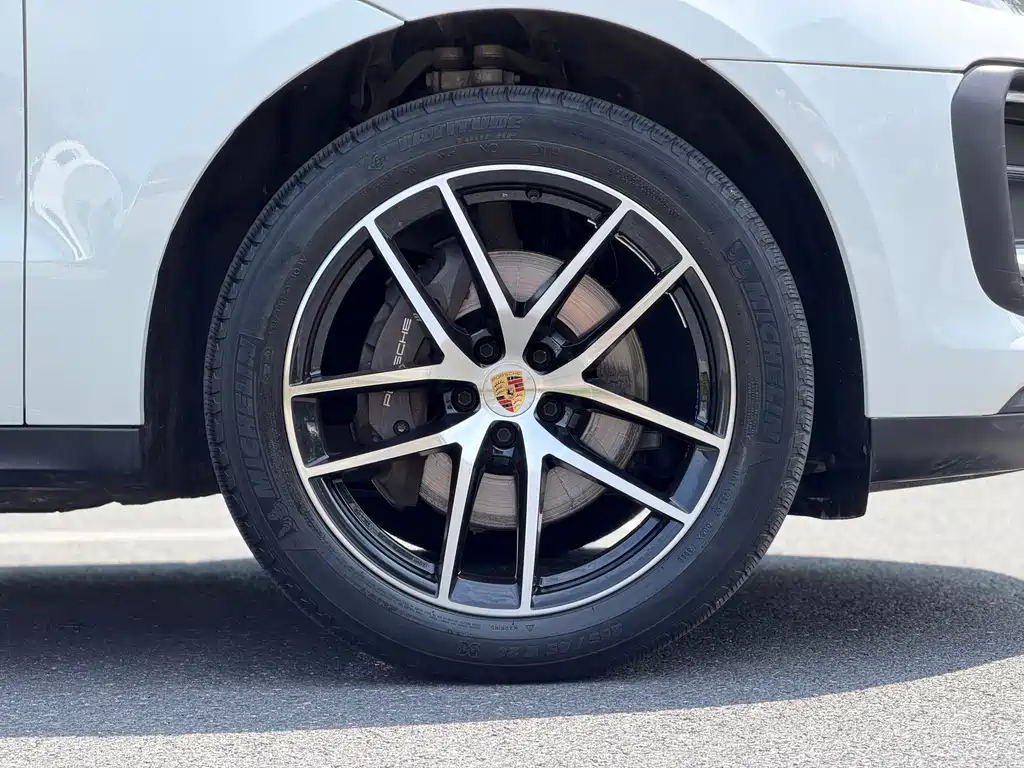 Porsche Macan — миниатюра 13