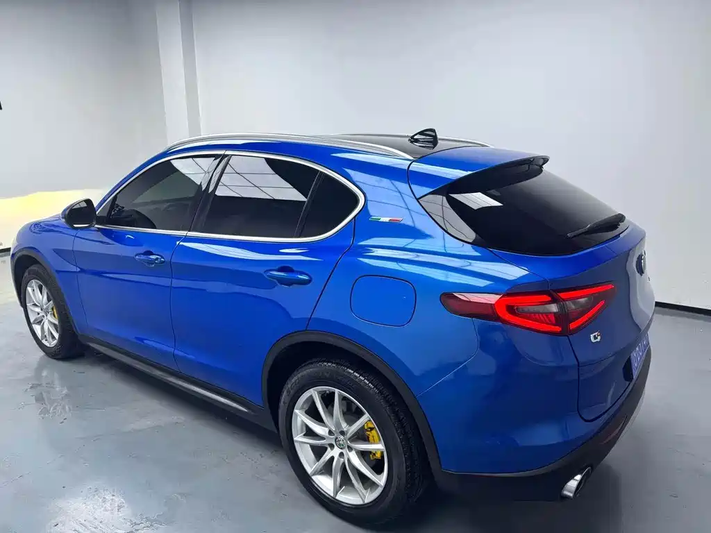 Alfa Romeo Stelvio — миниатюра 9