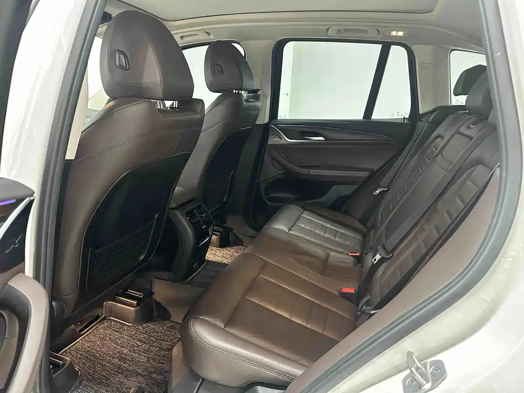 BMW X3 — миниатюра 9