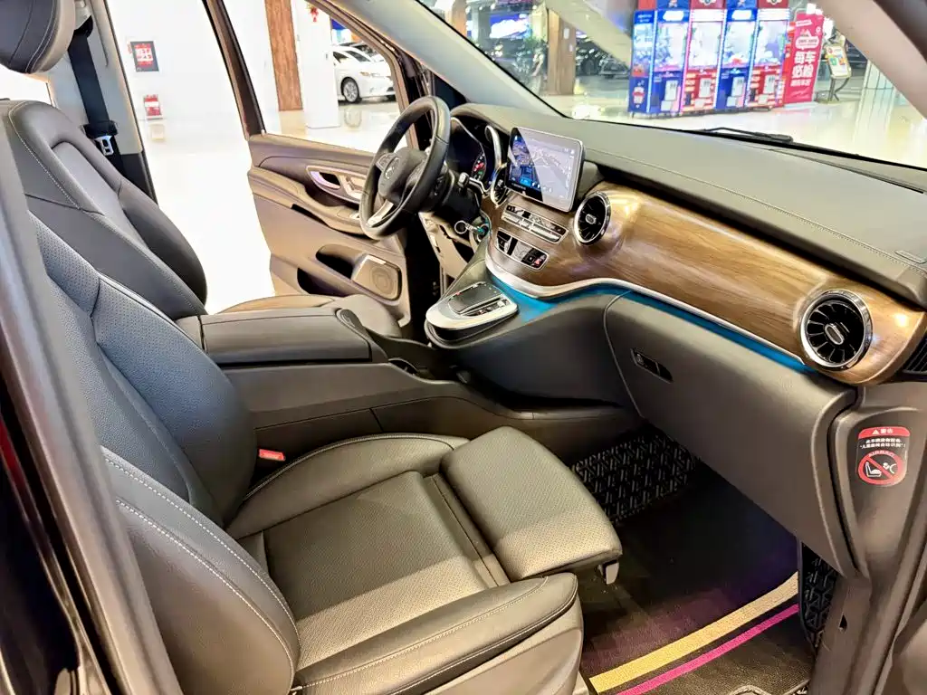 Mercedes-Benz V-Class — миниатюра 14