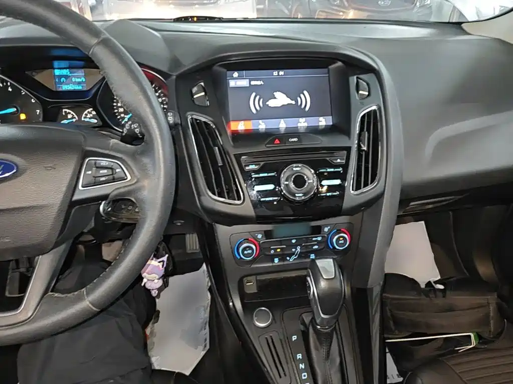Ford Focus — миниатюра 10