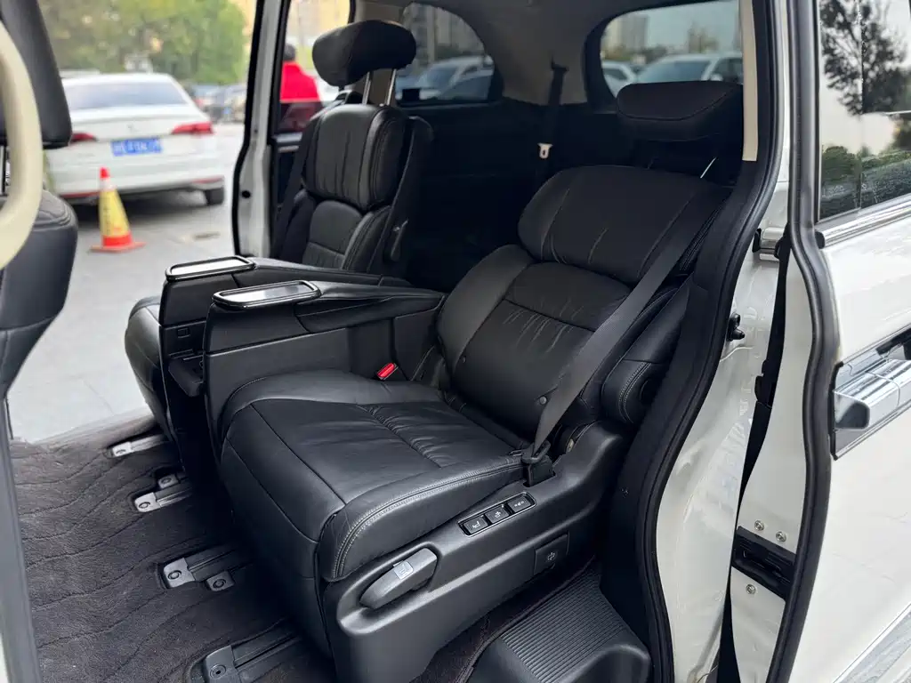 Honda Elysion — миниатюра 5