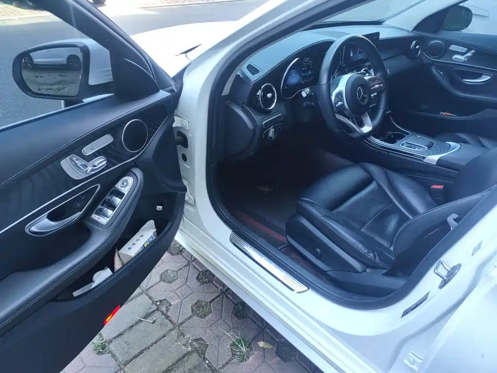 Mercedes-Benz C-Class — миниатюра 12