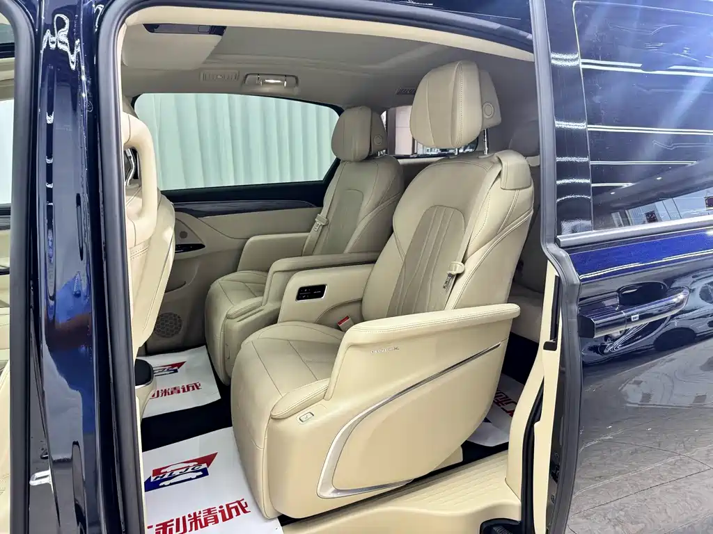 Buick GL8 Hybrid — миниатюра 8