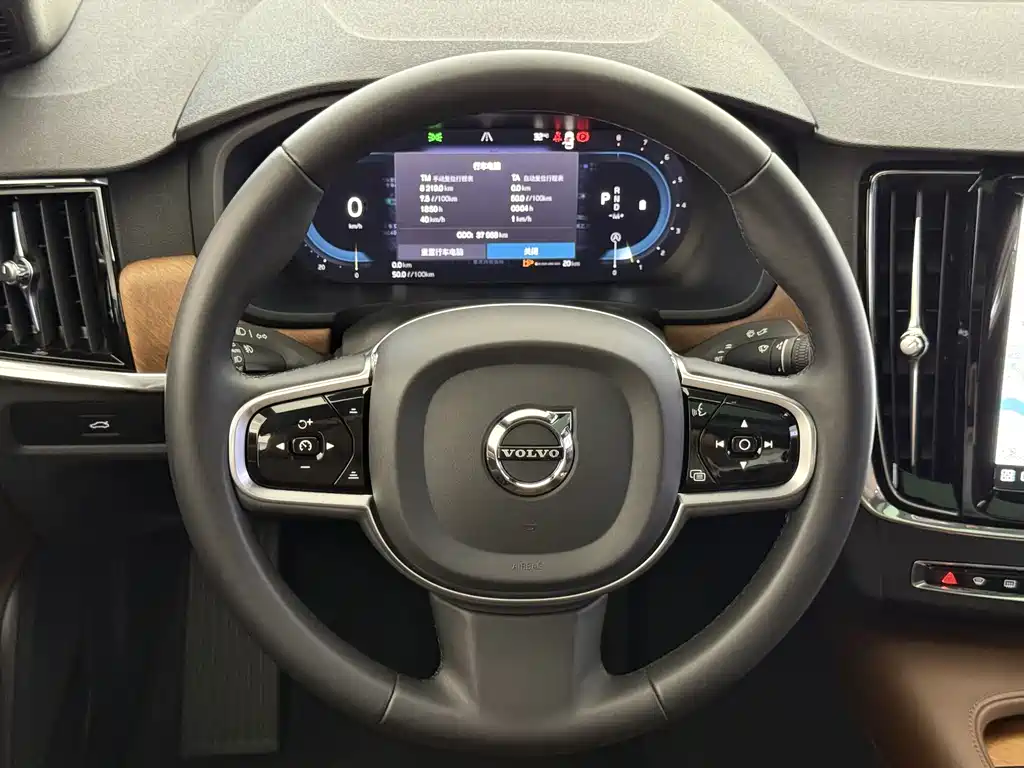Volvo S90 — миниатюра 7