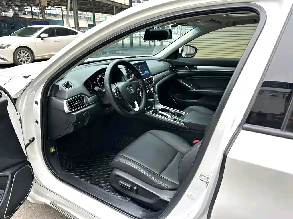 Honda Accord 2022 260TURBO Luxury